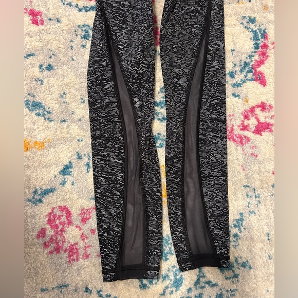 Lululemon Train Times 7/8 Pant 25" - Picture 7 of 7